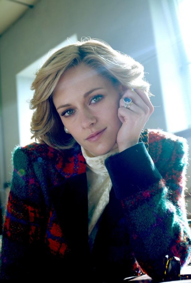 الأميرة ديانا تعود من جديد.. كريستين ستيوارت تنشر أولى صورها في فيلم Spencer  