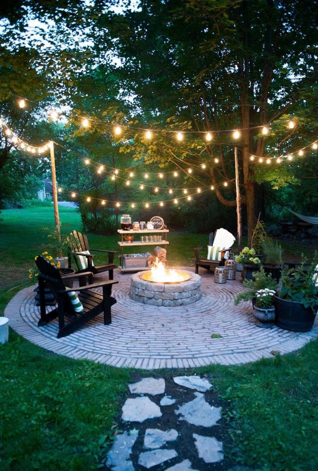  إنارة بسيطة للجلسات الخارجية