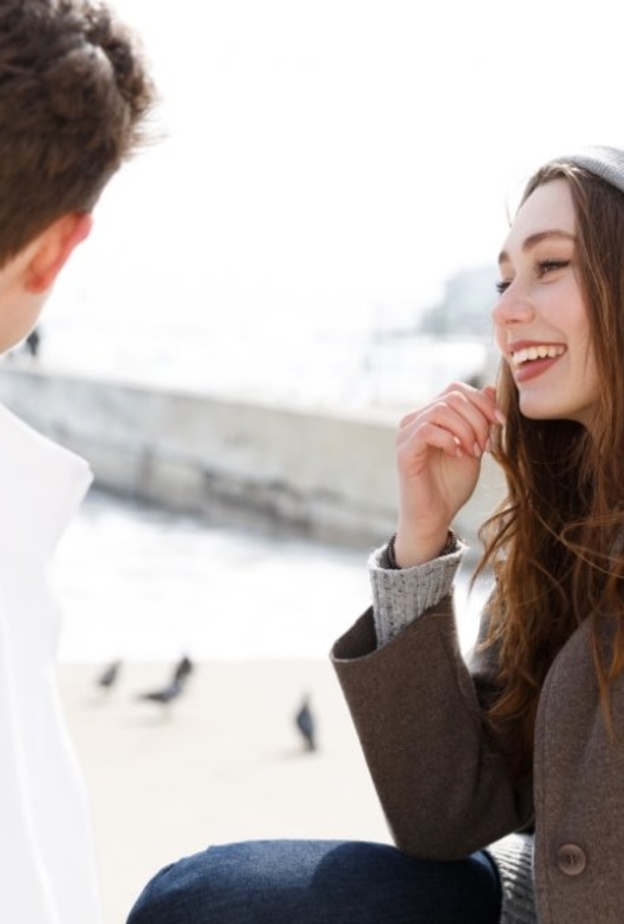 تتسبب الأسئلة التي تطرح بصيغة استنكارية في ردة فعل سلبية من المتلقي