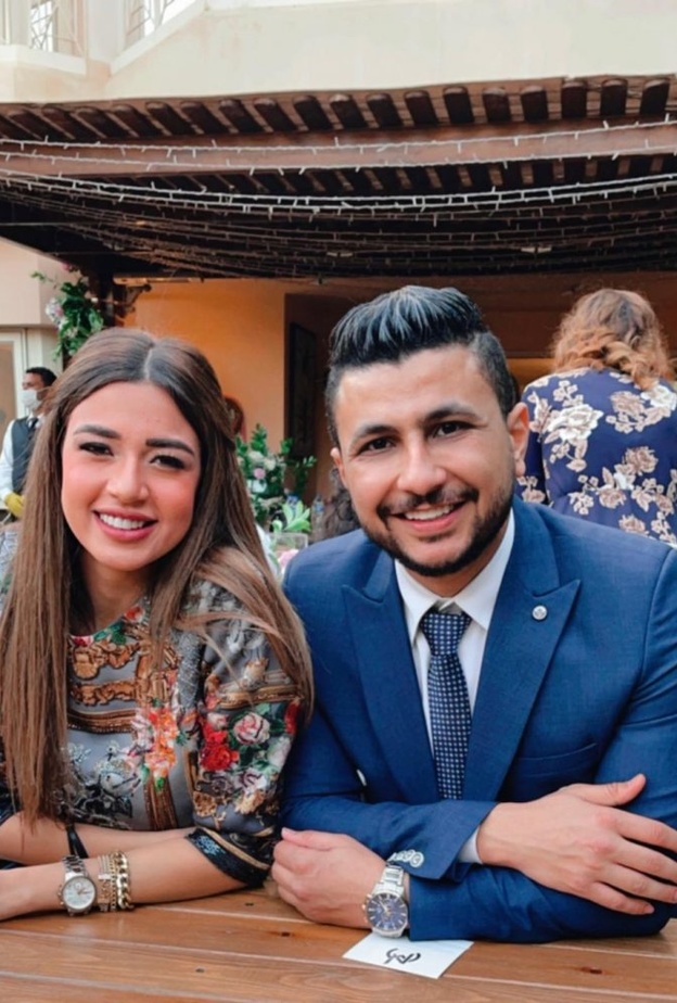  علي غزلان يعلن ارتباطه بملكة جمال مصر السابقة