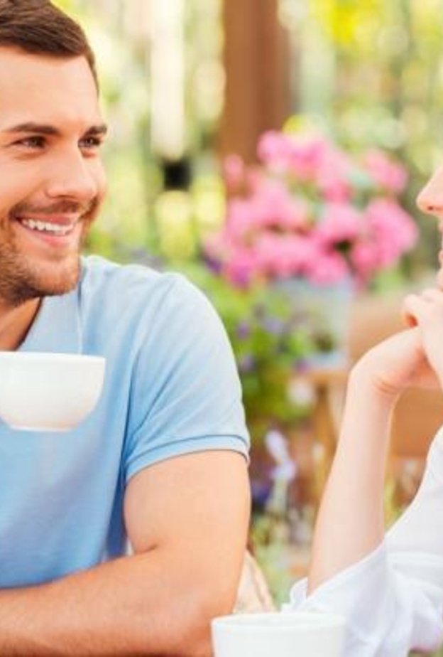 5 تصرفات بسيطة وغير متوقعة تجذب الرجل إليك وتجعله متيماً بك