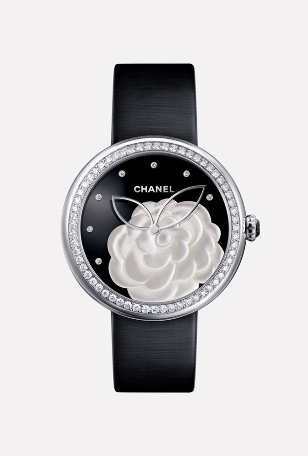  ساعة من شانيل CHANEL