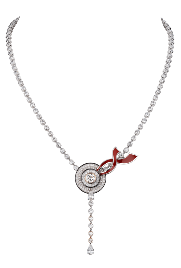 قلادة من شانيل CHANEL