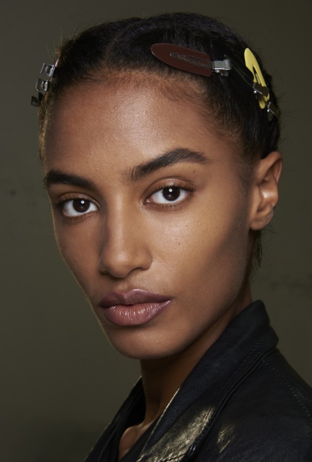 أفضل أنواع قلم الحواجب في هذا الموسم