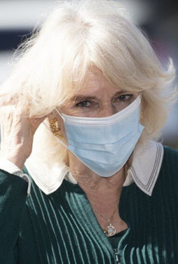 كاميلا دوقة كورنوال تزور ساسكس بالقطار