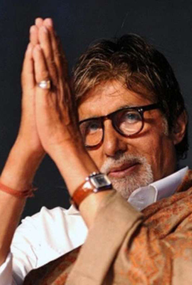 أميتاب باتشان يحصل على الجرعة الأولى من لقاح كرورنا