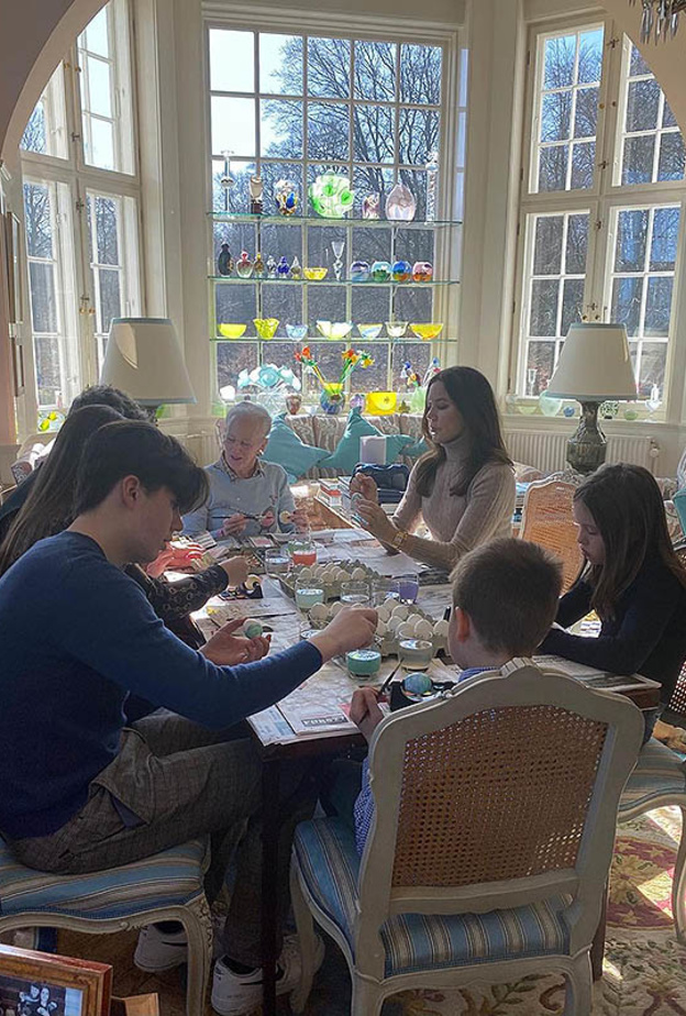 كيف احتفل أفراد العائلات الملكية المختلفة بعيد الفصح في ظل الكورونا؟