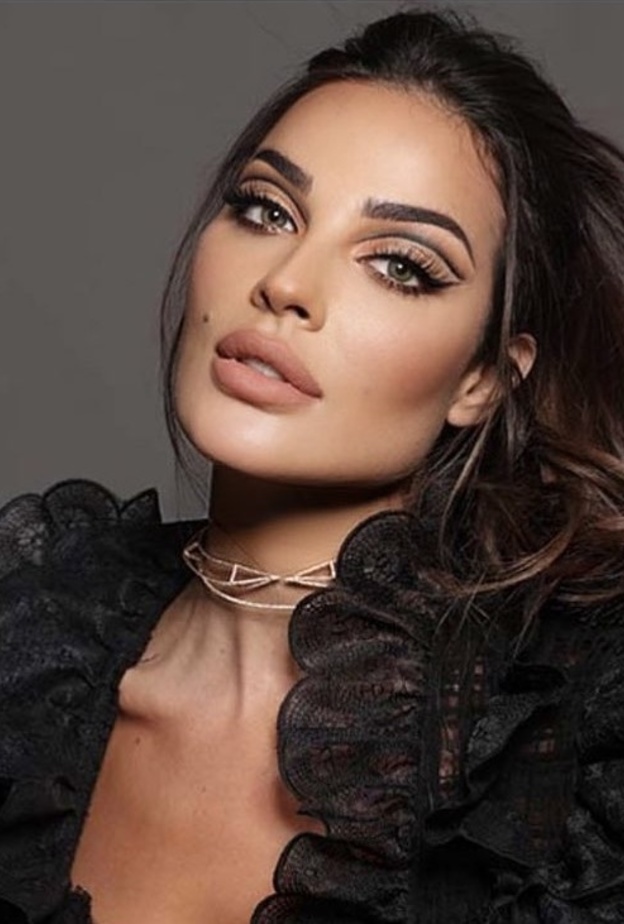 ما الذي تغير في ملامح نادين نجيم منذ انتخابها ملكة جمال للبنان