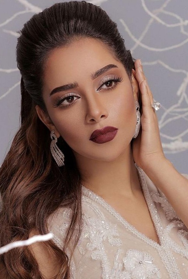 بلقيس فتحي بتسريحة شعر بف