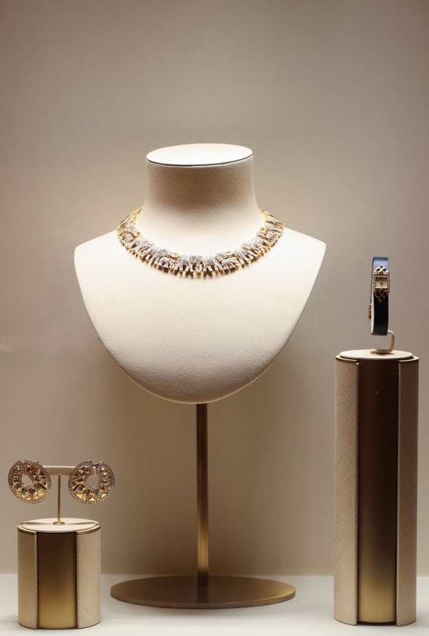 Cartier تقيم معرضاً مميزاً لمجوهراتها الفاخرة في متجرها بالفيصلية
