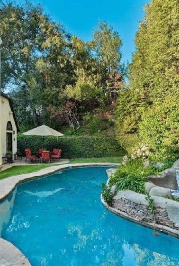 تضمنت عقارات ومنازل في ماليبو ولوس أنجلوس