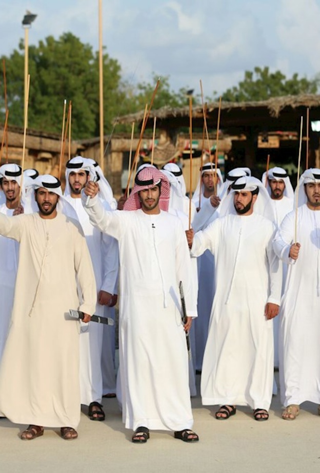  فن العازي.. أحد أهم الفنون الإماراتية التراثية الأصيلة