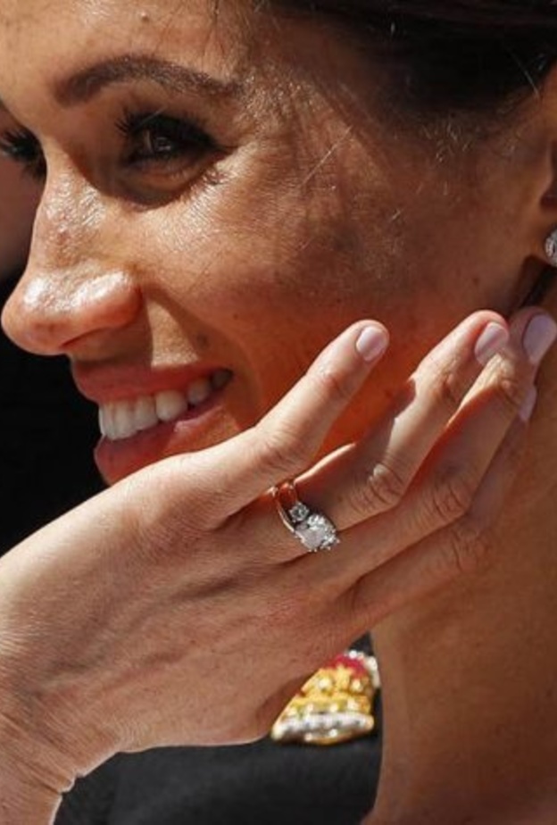 ميغان ماركل تتألق بزوجا من أقراط Cartier Galanterie الأنيقة