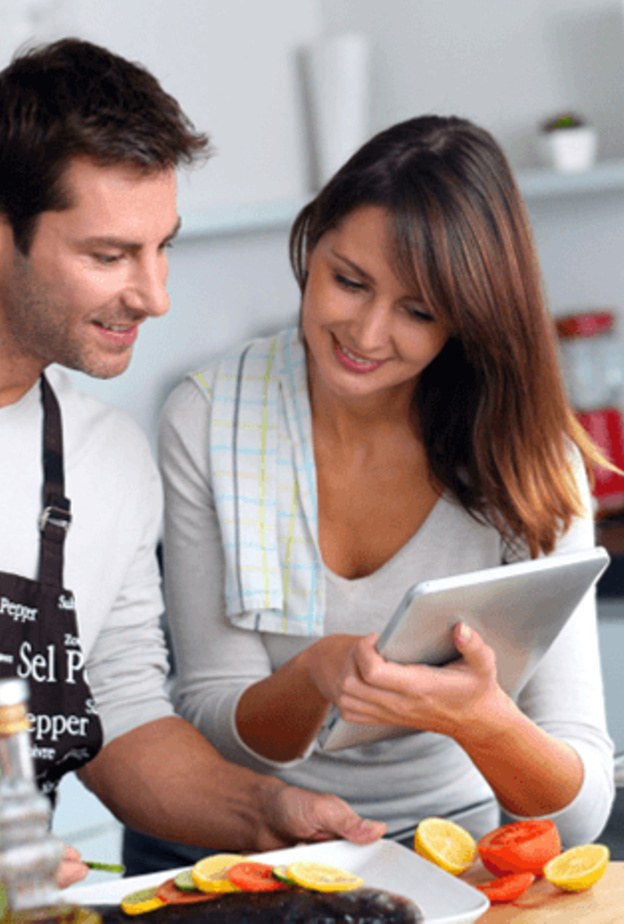 أهم فوائد مساعدة الزوج لزوجته في رمضان