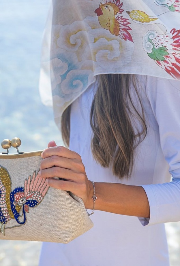 حقائب مطرزة تقدمها المصممة دعاء بوقس