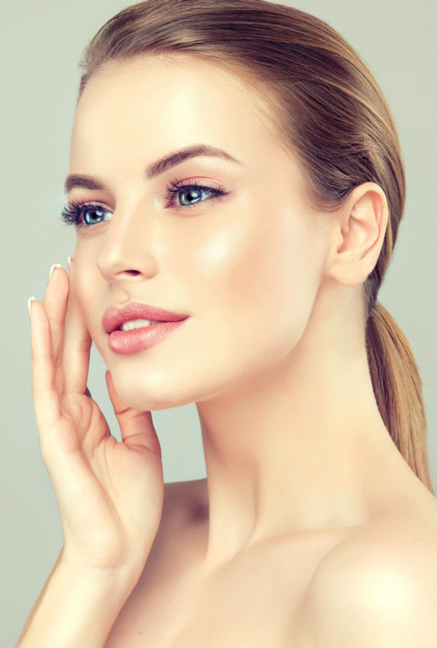 فوائد ماء الورد لتجديد البشرة المتعبة وطرق استخدامها الصحيحة