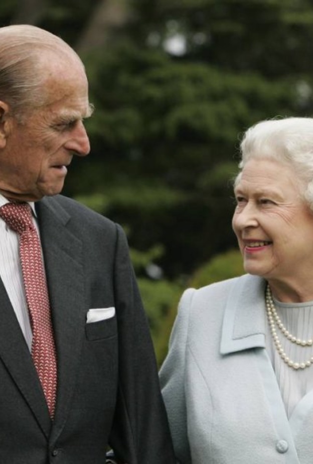 ملكة بريطانيا تشعر بـ "فراغ هائل" بعد وفاة زوجها الأمير فيليب