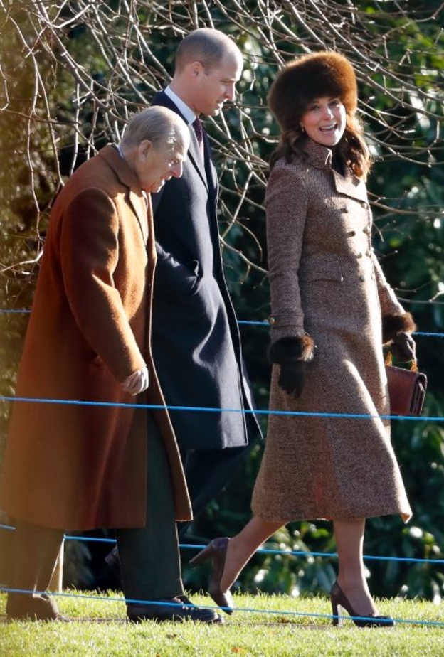 الأمير وليام وكيت ميدلتون ينعيان الأمير فيليب