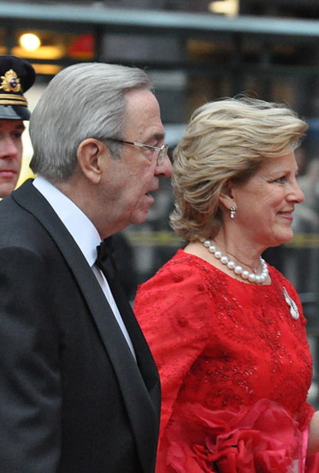 ملك اليونان السابق ناعيا الأمير فيليب: كان صاحب شخصية عظيمة