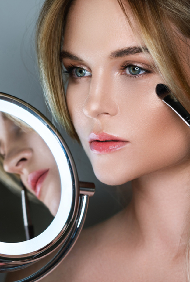 كيفية الحصول على مكياج خفيف في رمضان 2021