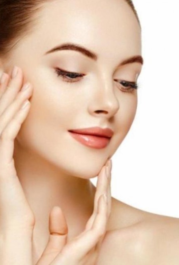 تأكدي من وضع كريم مرطب على وجهك مرتين في اليوم خلال شهر رمضان