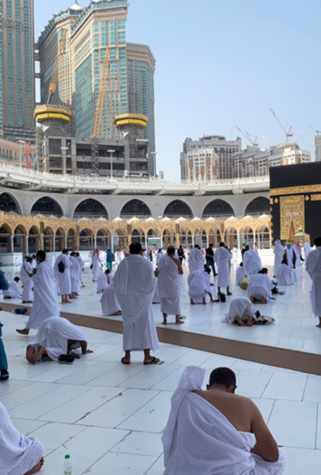 الحج تعلن آليات وضوابط تصاريح العمرة