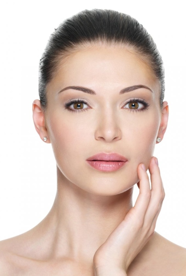 طرق تجميل الوجه جراحياً للحصول على بشرة نضرة وصحية