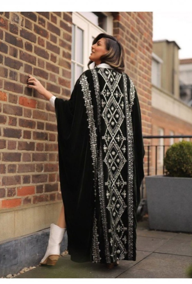 تصاميم عبايات شبابية لاطلالة محتشمة في رمضان 2021 من وحي دانا الطويرش