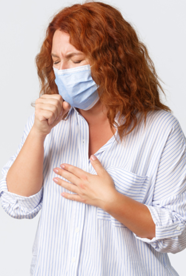 هل الم الصدر عند مريض كورونا يستدعي الاستشارة الطبية