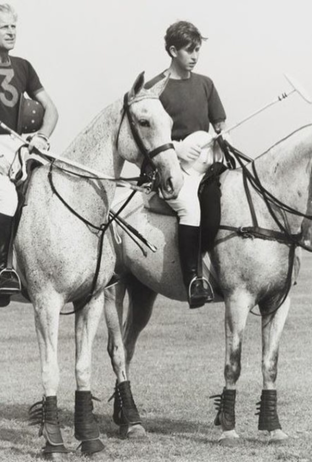 قبل أيام من جنازته.. العائلة المالكة البريطانية تكشف عن صور جديدة للأمير فيليب 