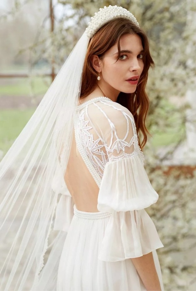 أقراط من اللؤلؤ من temperley london