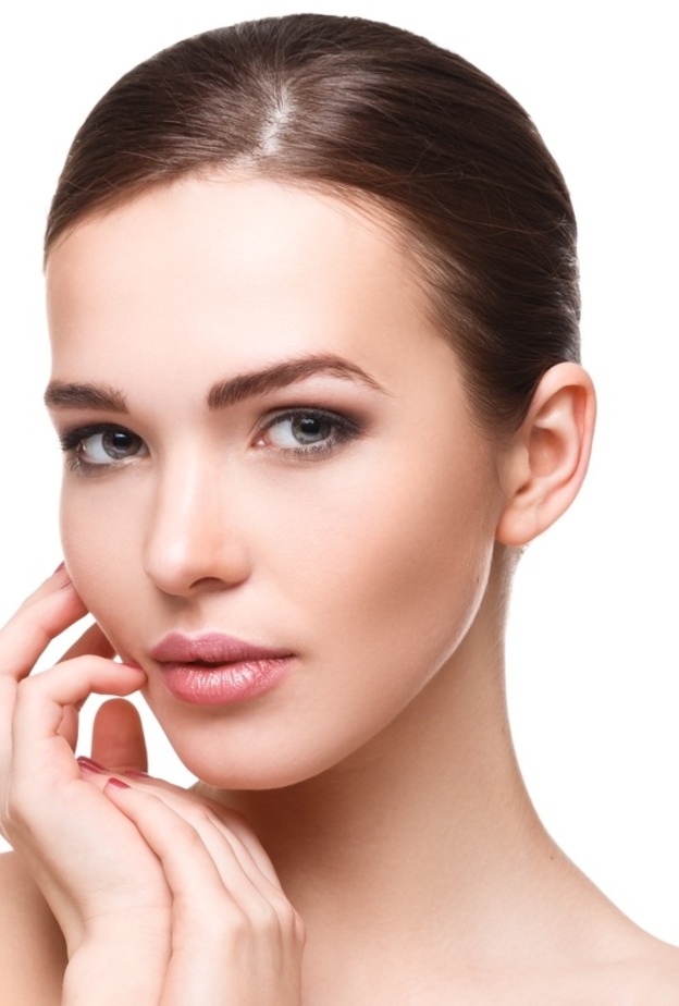 روتين العناية اليومية بالبشرة الدهنية