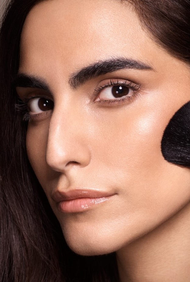 أبرزي جمالك وتألقي بإطلالة متوهّجة هذا العيد مع ماكس فاكتور