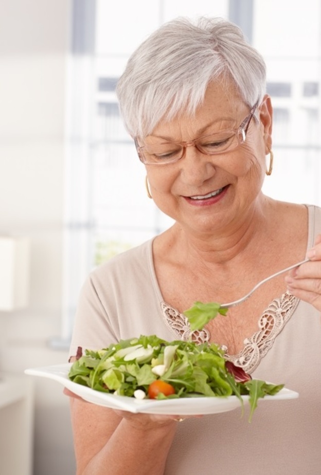 التغذية السليمة لكبار السن في شهر رمضان