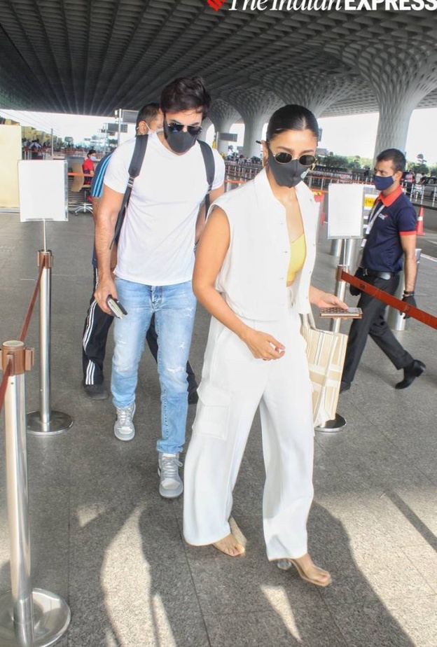  عليا بهات ورانبير كابور في عطلة بعد تعافيهما من عدوى كورونا