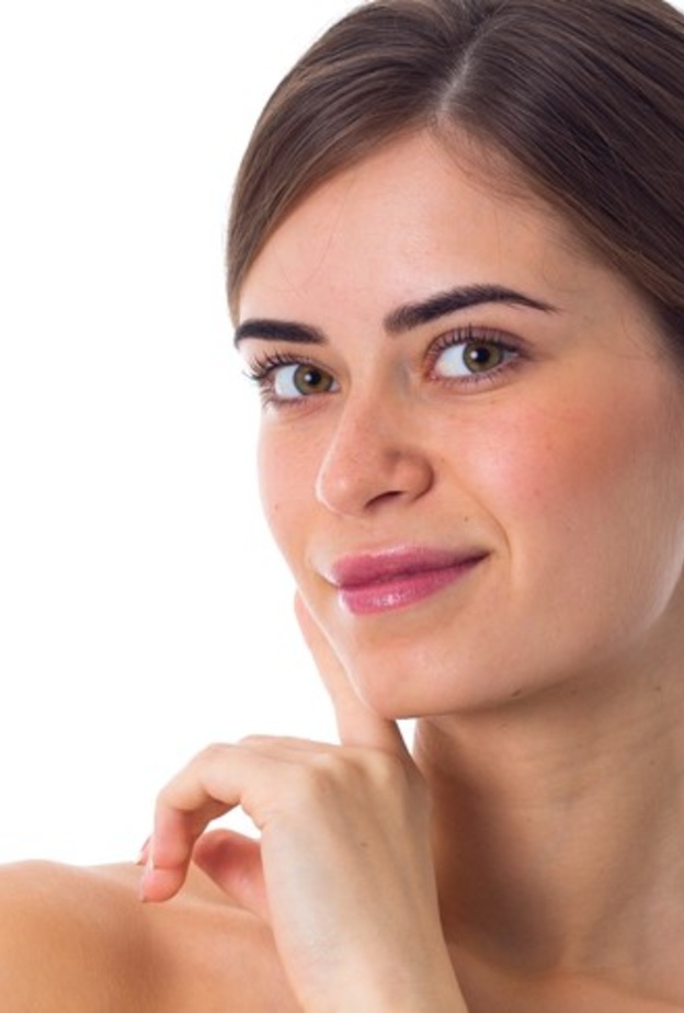  الروتين اليومي للعناية بالبشرة المختلطة في رمضان 2021