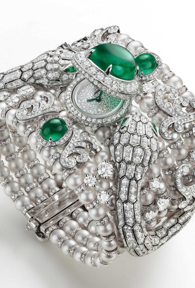 ساعة Serpenti Misteriosi Baroque السرية من بولغري Bvlgari