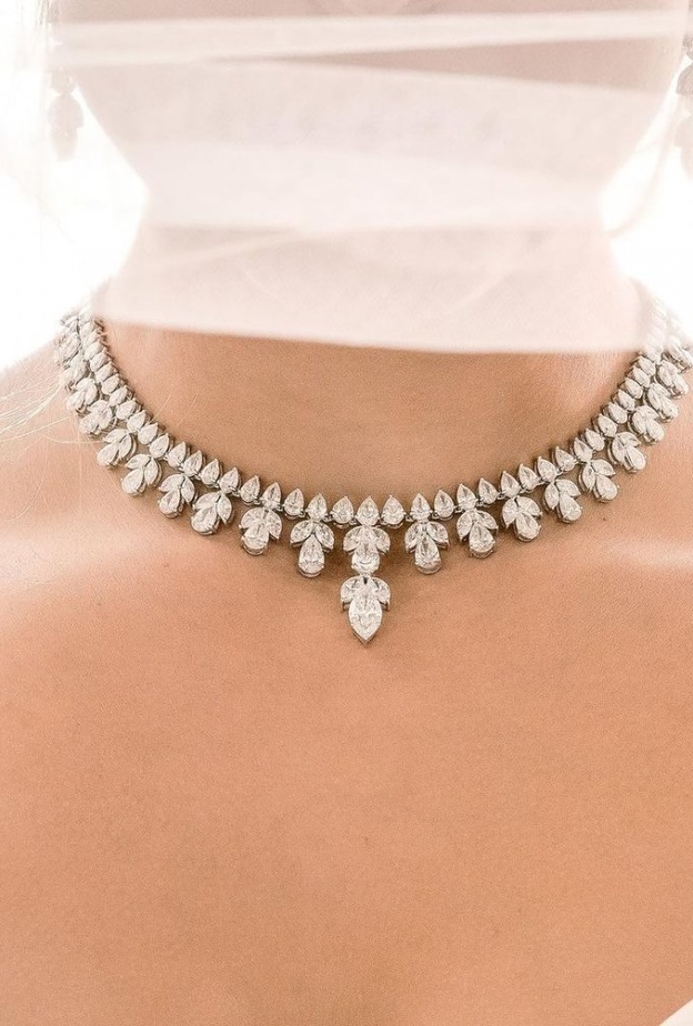 تصاميم قلادات لعروس الربيع من دار Hamda Fine Jewellery