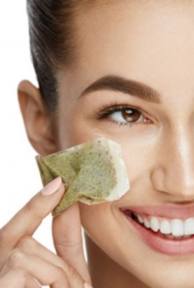  الشاي الأخضر يساعد على علاج حب الشباب وفتح مسامات الوجه