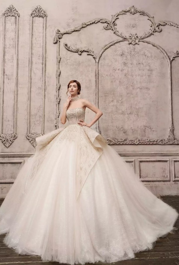  فستان زفاف كورسيه من jimmy choo