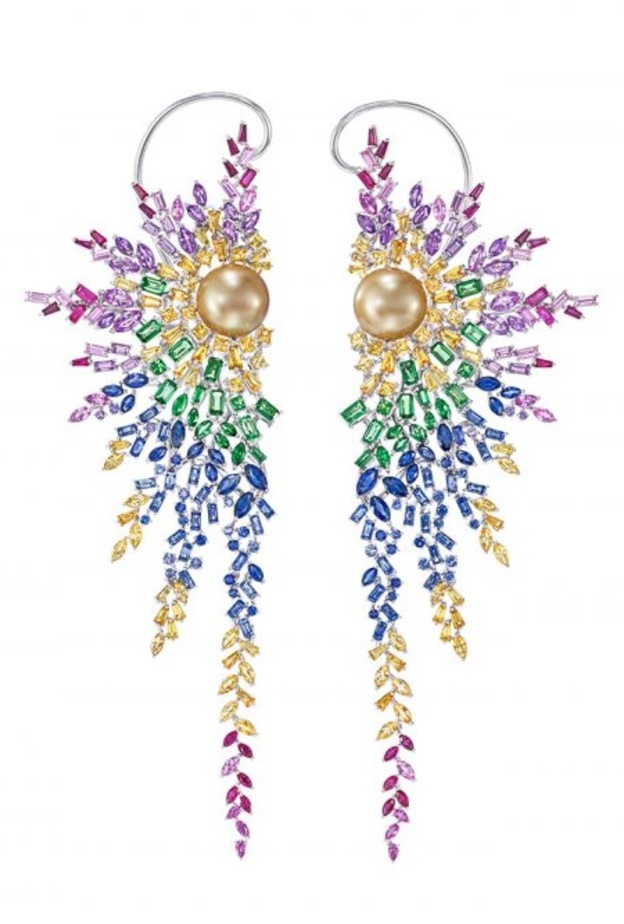 أقراط Iridescent من تاساكي Tasaki