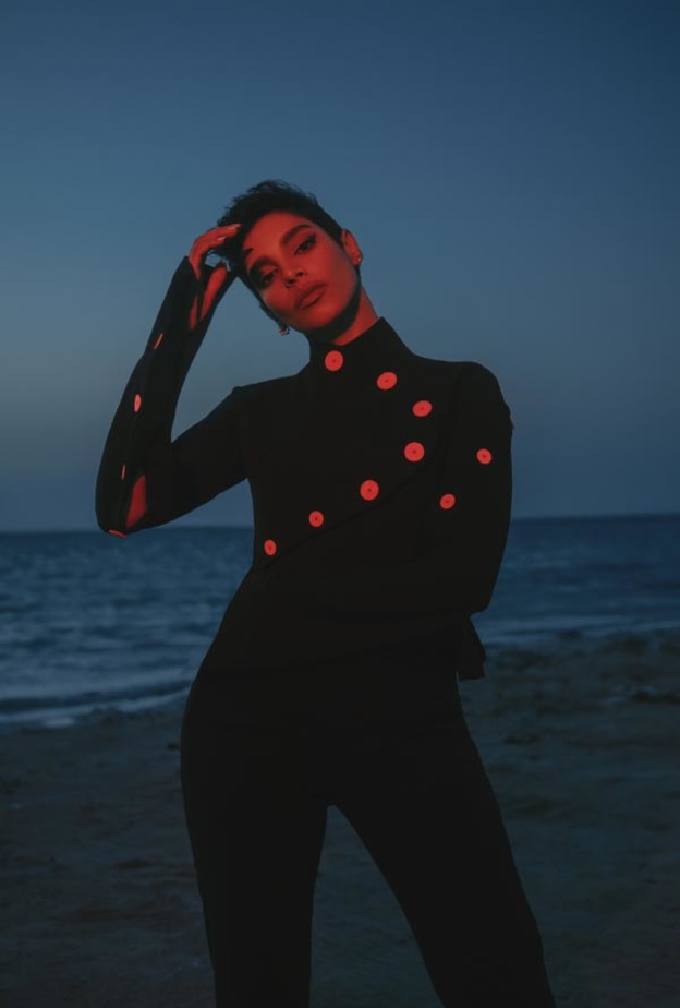 "أؤمن بمقولة أن أكثر قطعة مستدامة هي ما تملكها في خزانتك الآن"