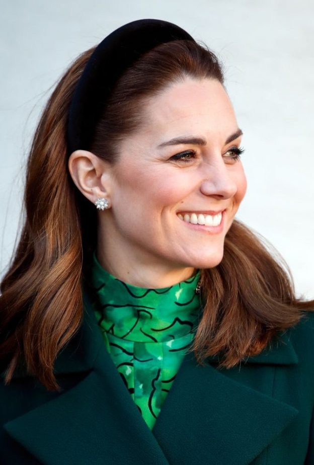 تسريحات شعر كيت ميدلتون مع الباند الاسود