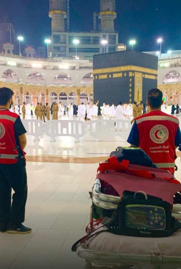 500 متطوع ومتطوعة يقدمون الخدمات الاسعافية بالمسجد الحرام خلال رمضان