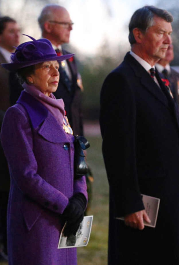 الأميرة آن وزوجها يقومان بظهور رسمي نادر معا في مهمة رسمية