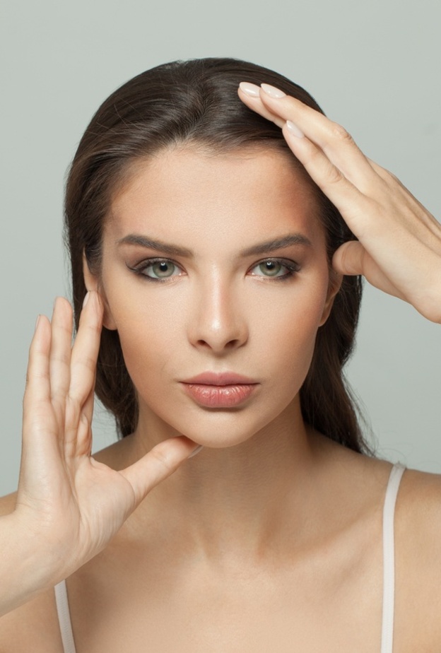  تدليك الوجه بالزيوت