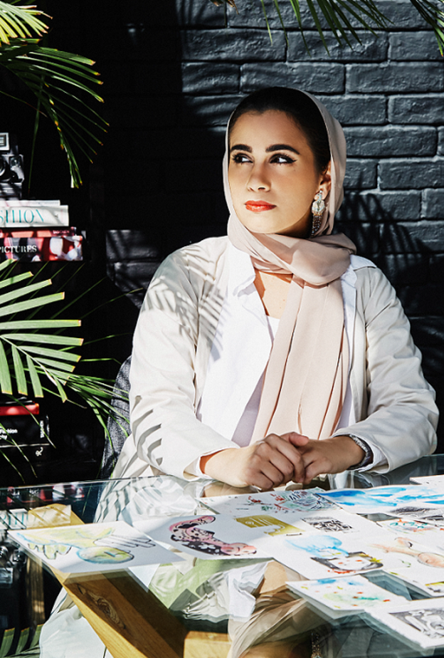الفنانة والكاتبة الإماراتية عليا الشامسي لـ"هي" : لدينا موروث ثقافي لا يمكن تقدير ثمنه والمستقبل في الجيل القادم
