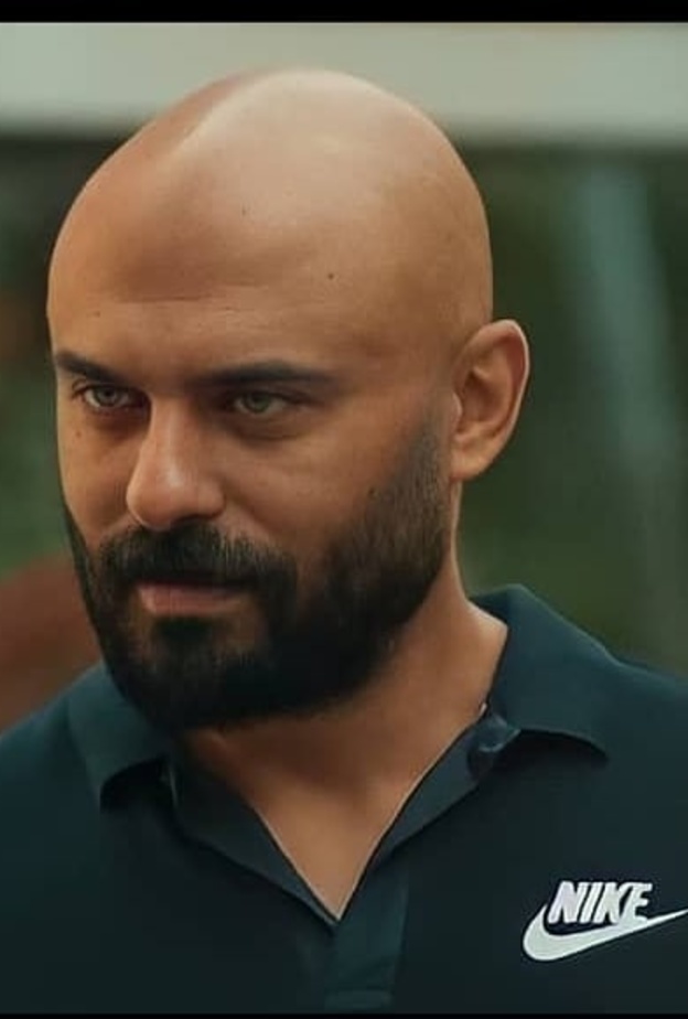 احمد صلاح حسني