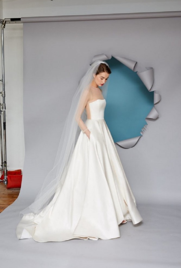 فستان زفاف 2022 من الحرير من gracy accad