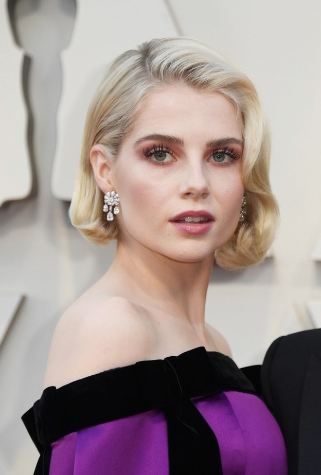  تسريحات شعر سهلة وبسيطة مع الخصل الريترو بأسلوب لوسي بوينتون